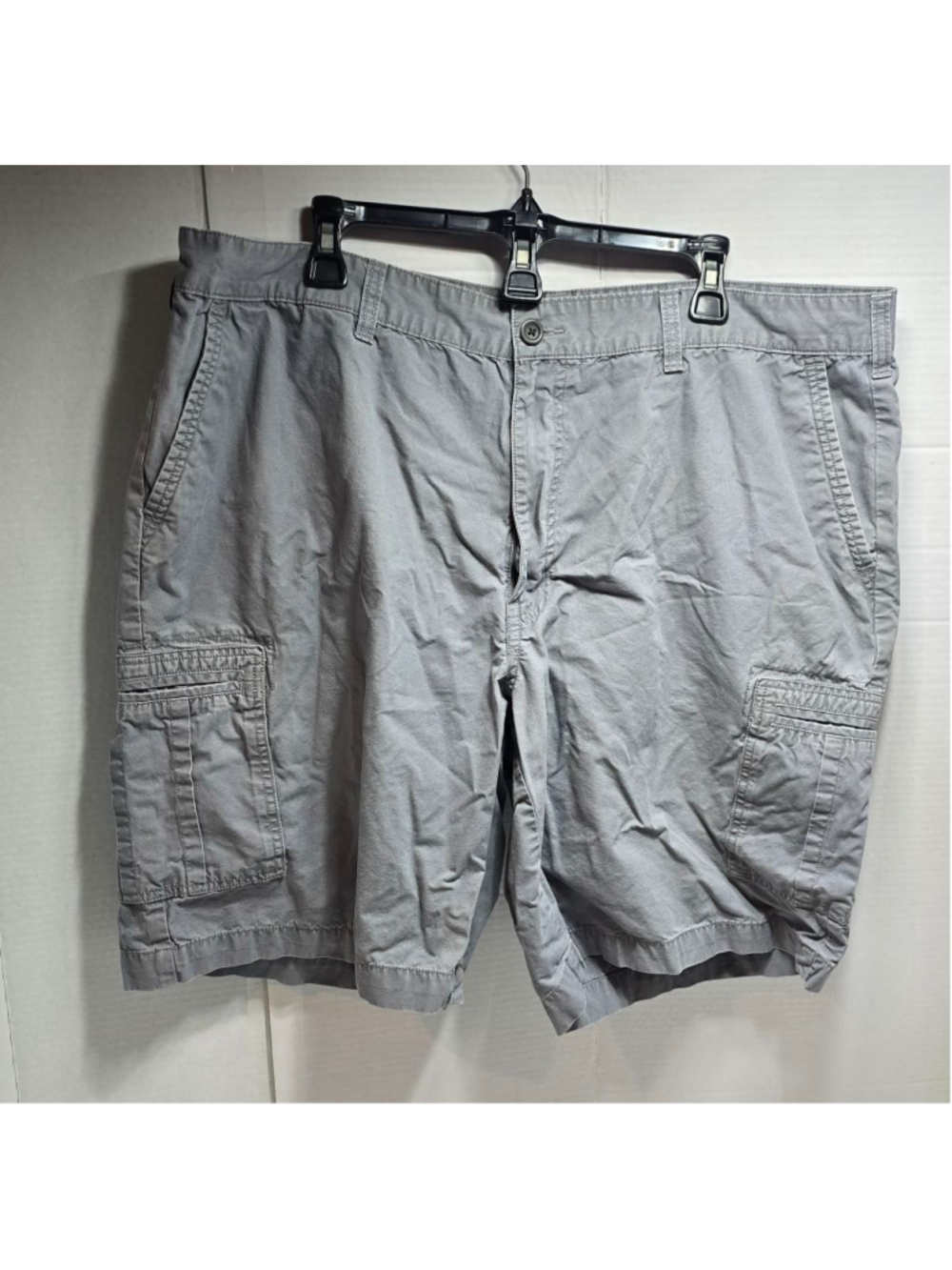 Men's SAVANE Gray Cargo Shorts Waist 42